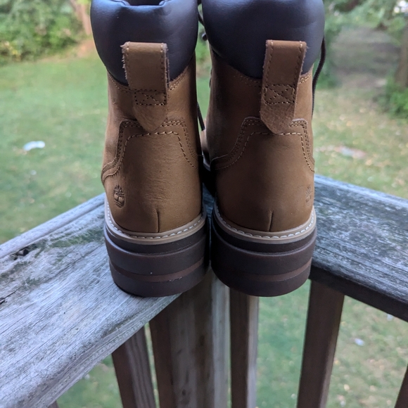 Timberland Boots - Picture 3 of 9